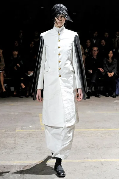 Look 11